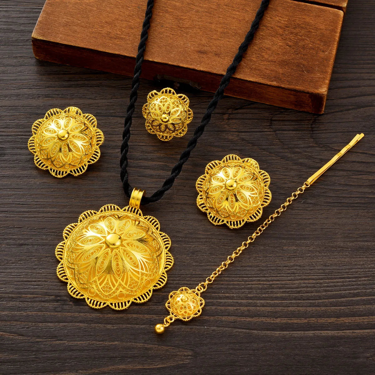 Women Exquisite Luxury Jewelry Set Big Pendant Necklace Ring Earrings Head Chain African Bride Wedding Tradional Gift